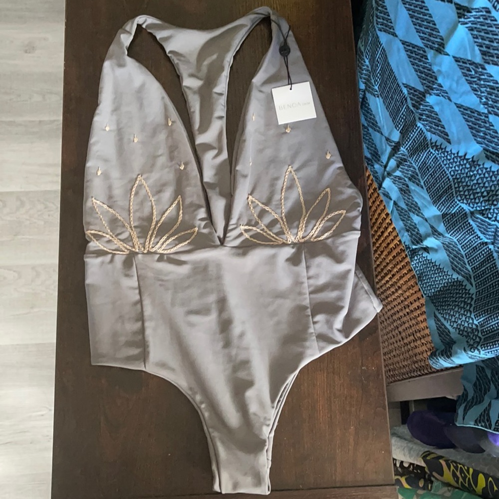 Benoa One Piece. Size L